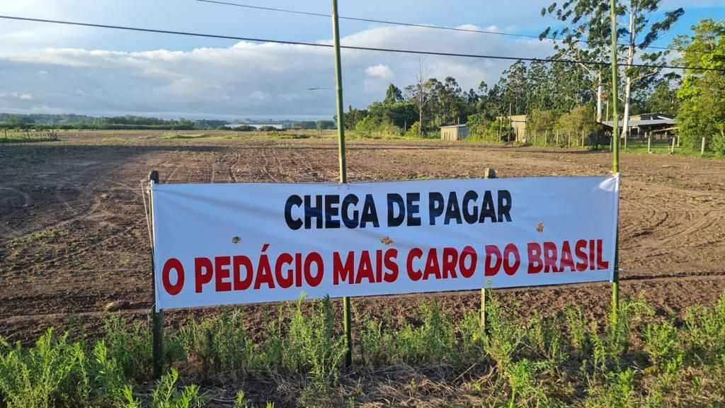ATO DE MANIFESTAÇÃO CONTRA O PEDÁGIO MAIS CARO DO BRASIL