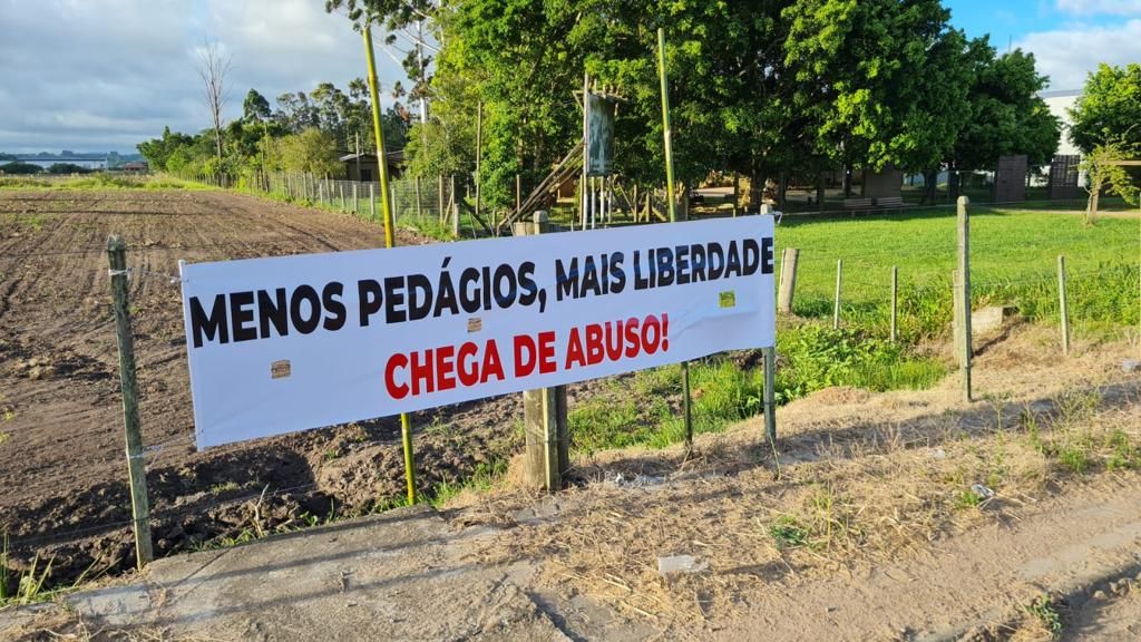 ATO DE MANIFESTAÇÃO CONTRA O PEDÁGIO MAIS CARO DO BRASIL