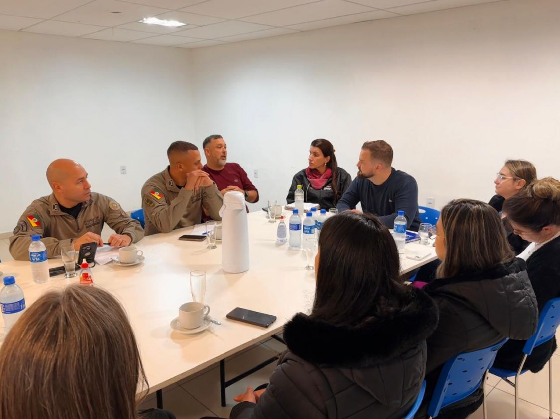 Reunião Entre Sindilojas Costa Doce e Brigada Militar Discute Segurança do Comércio Local