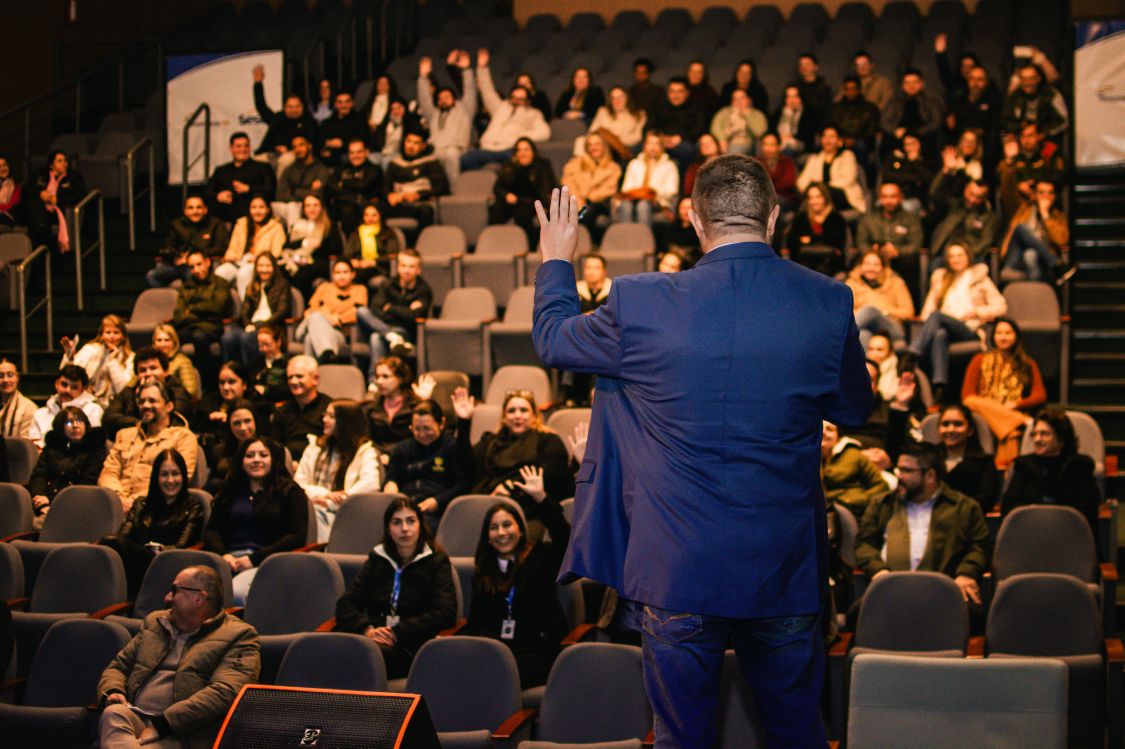 Palestra “Atitude e Mente de Campeão” com Ronan Mairesse inspira o público em Camaquã