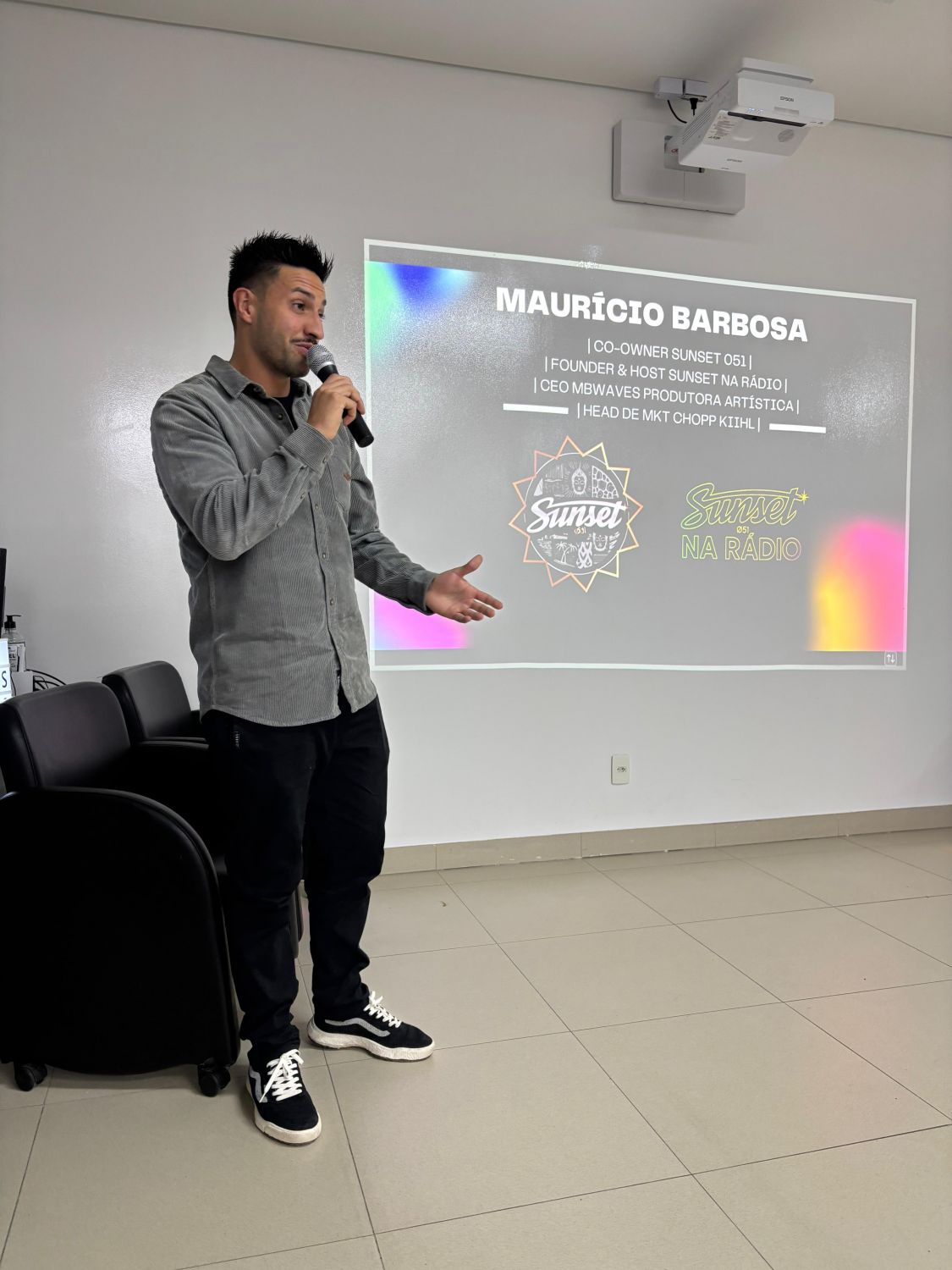 Workshop Inova Varejo reúne empresários e estudantes em Camaquã