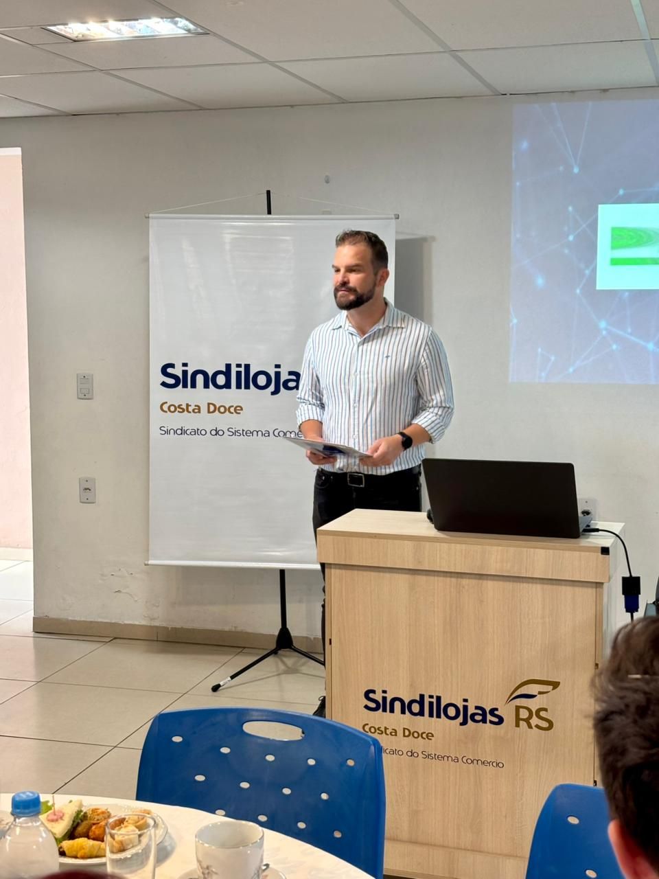 Sindilojas Costa Doce realiza primeira edição do ano do Café com Bate-Papo