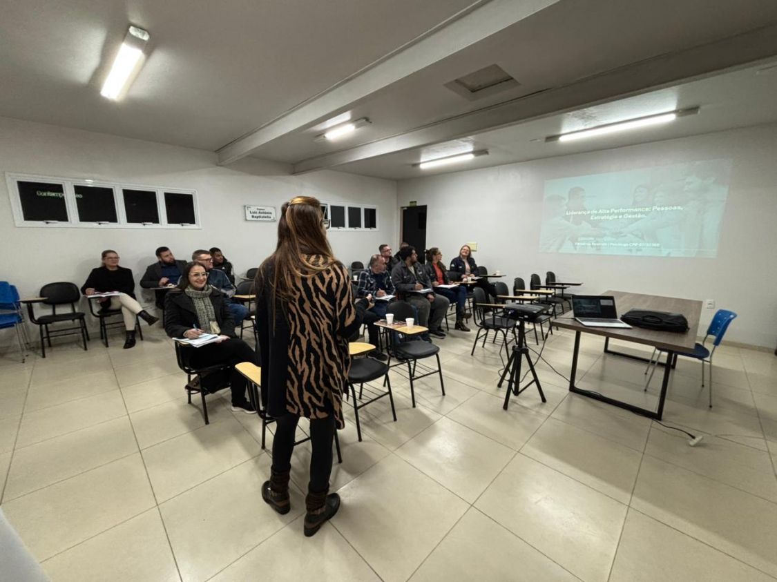 Sindilojas Costa Doce conclui Capacitação de Líderes em parceria com Fernanda Resende 