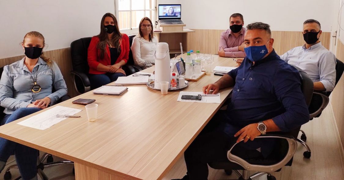 FORMALIZAÇÃO: Sindilojas Costa Doce e Sebrae Rs formalizam o projeto: QUAL A SUA MODA COSTA DOCE ?