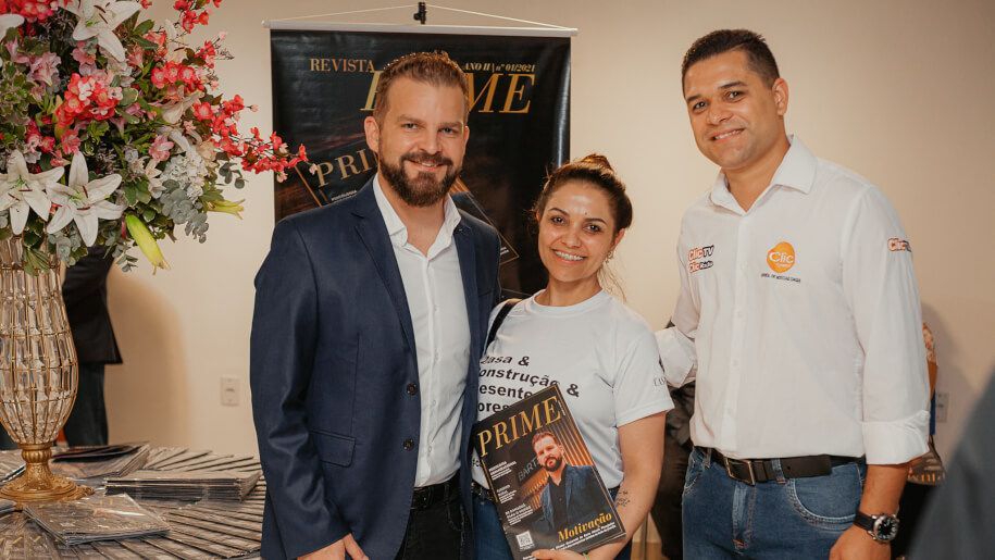 ALEGRIA: Diretor do Sindilojas Costa Doce é a capa da 2° Edição da Revista Prime