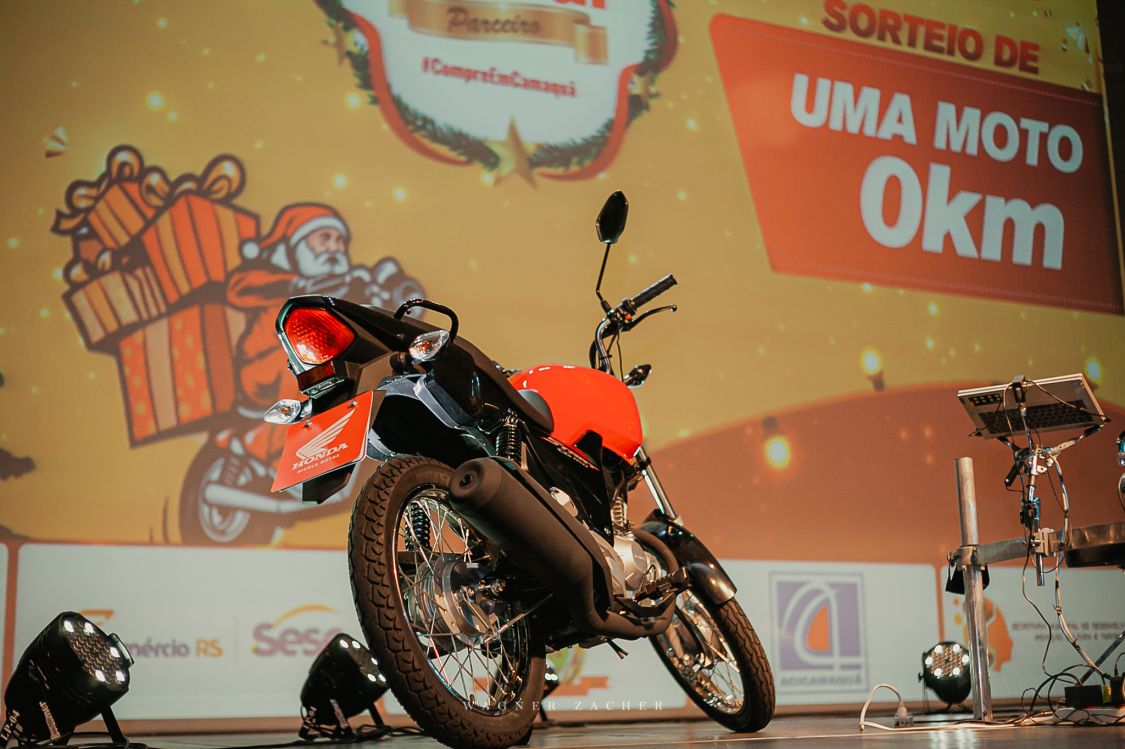 GANHOU: Conheça quem ganhou a moto 0km da Promoção Natal Parceiro 2021